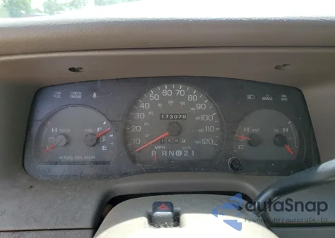 2000 Mercury Grand Marquis Ls z USA, uszkodzony, nr VIN 2MEFM75W6YX619802